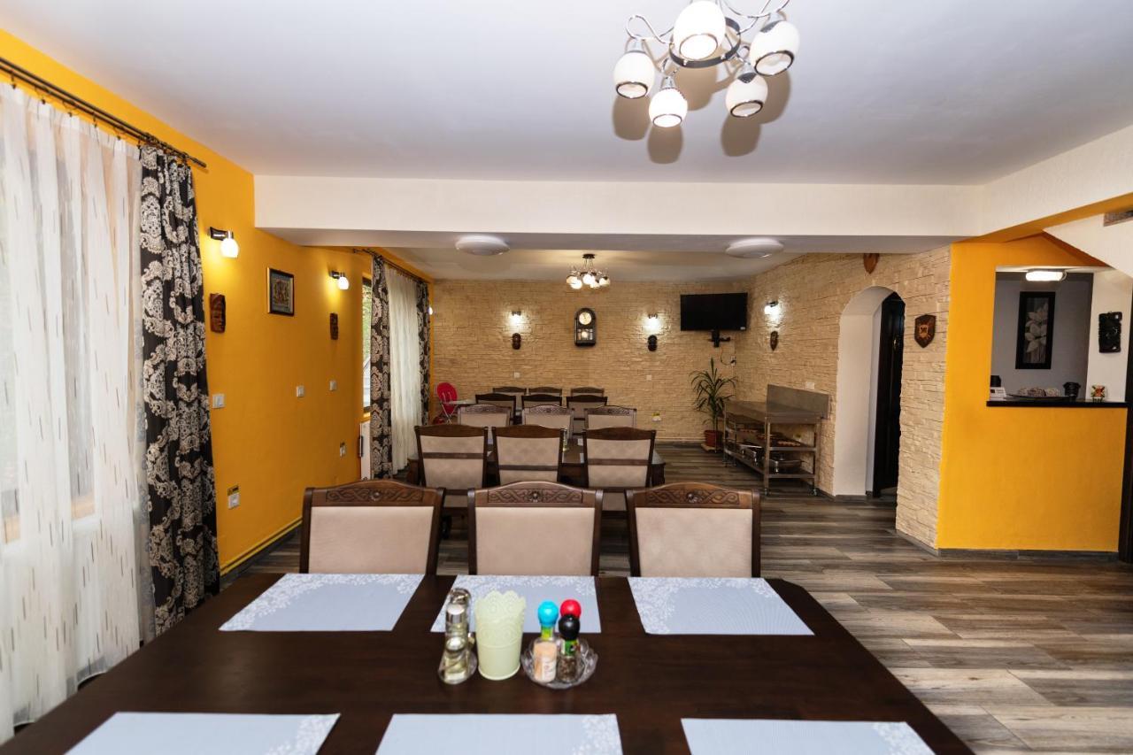 Stejarul Lui Andrei Hotel Izvoarele  Exterior foto
